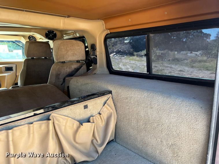 image for item LU9964 1995 AM General Humvee SUV