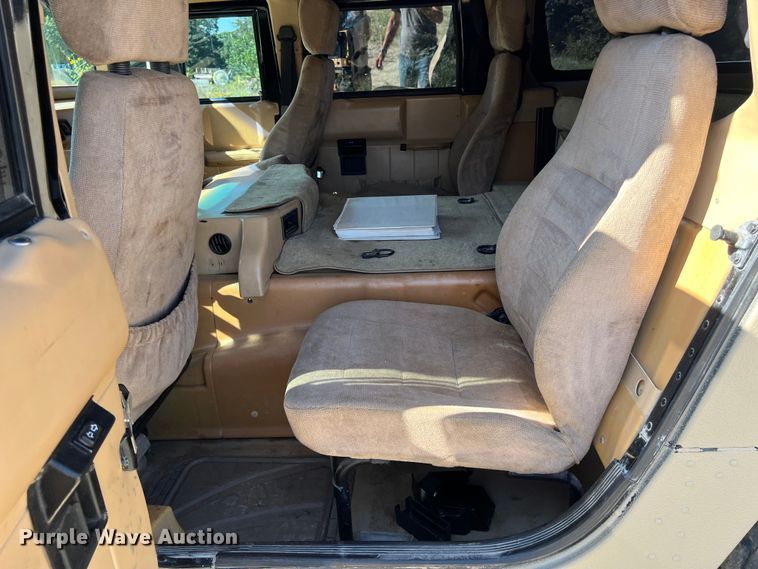image for item LU9964 1995 AM General Humvee SUV
