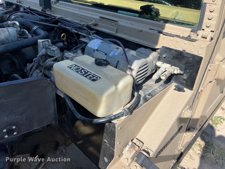 image for item LU9964 1995 AM General Humvee SUV