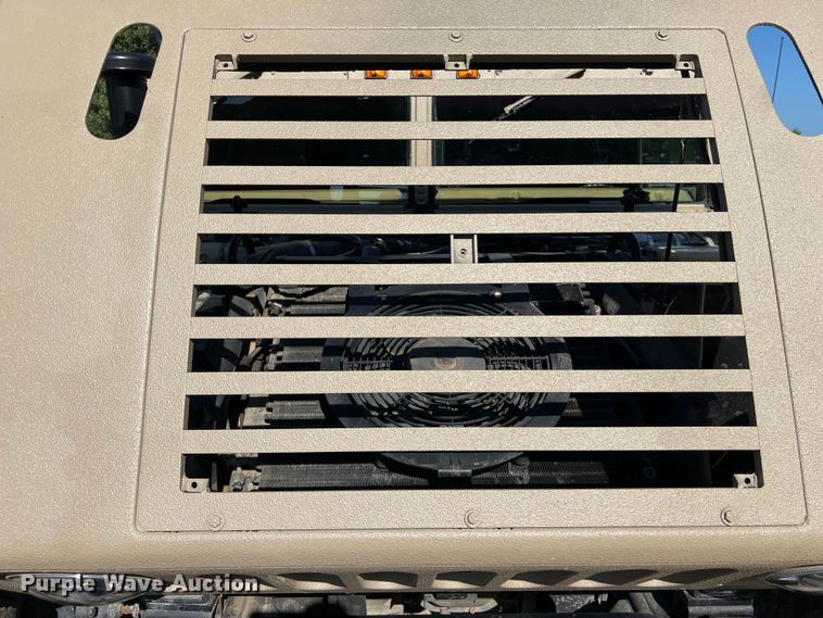 image for item LU9964 1995 AM General Humvee SUV