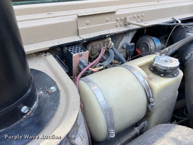 image for item LU9964 1995 AM General Humvee SUV