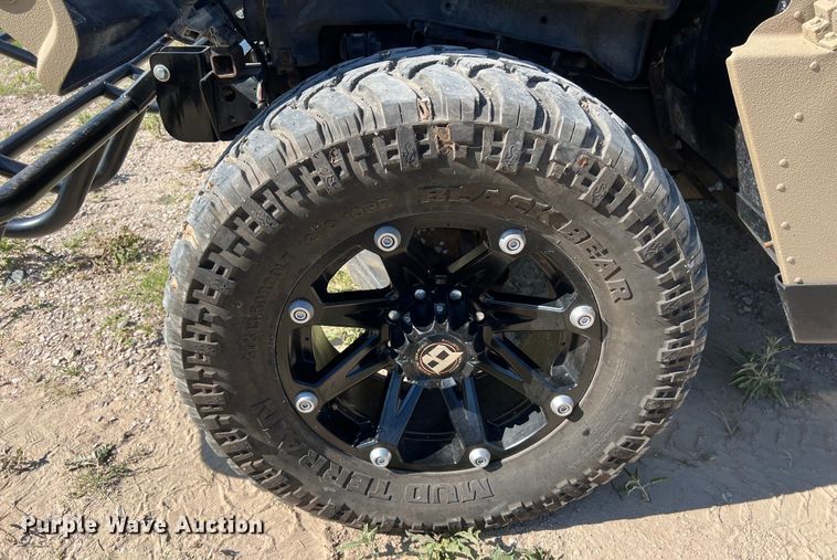 image for item LU9964 1995 AM General Humvee SUV