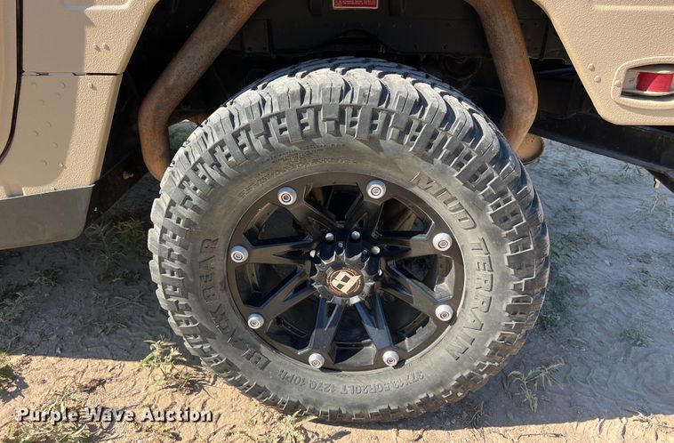 image for item LU9964 1995 AM General Humvee SUV