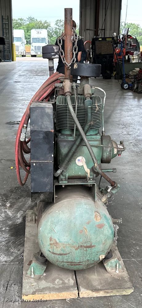 image for item MU9813 Champion  HGR6-3 air compressor