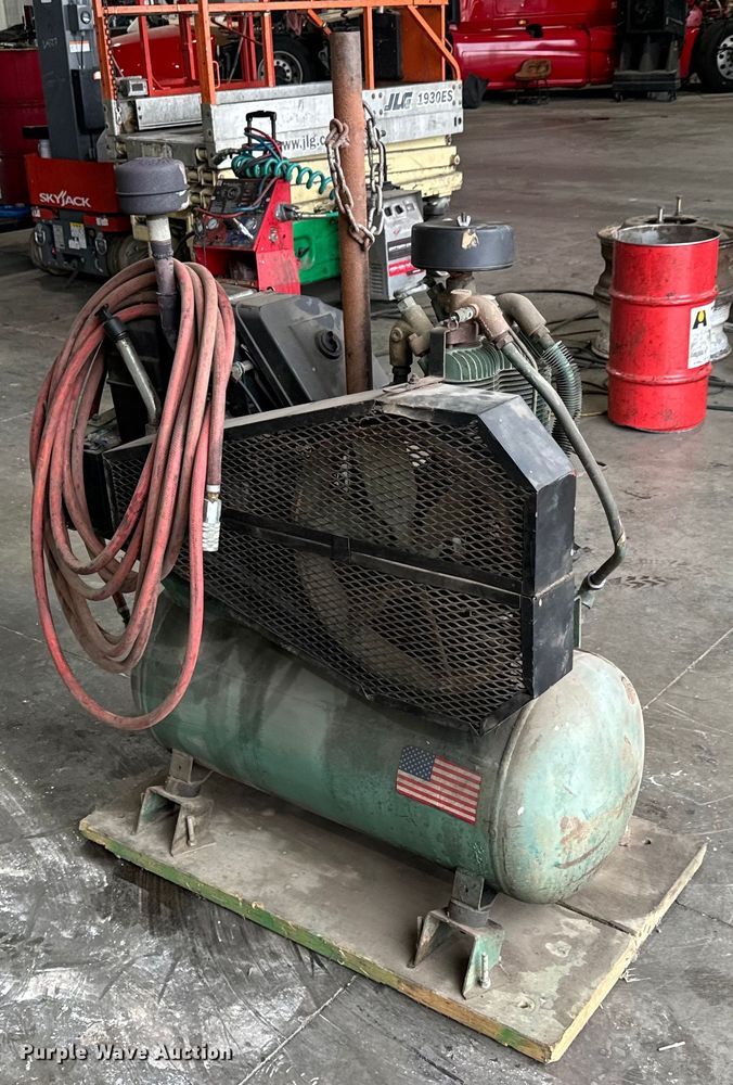 image for item MU9813 Champion  HGR6-3 air compressor