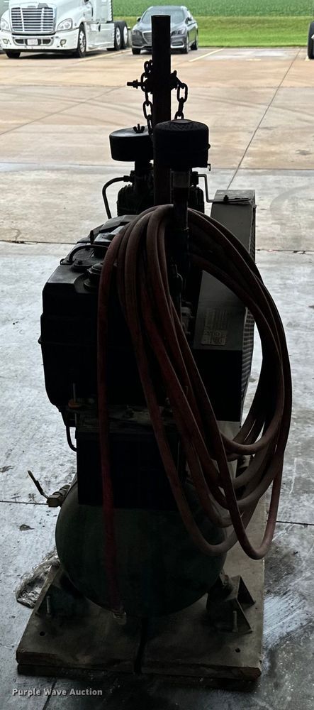 image for item MU9813 Champion  HGR6-3 air compressor