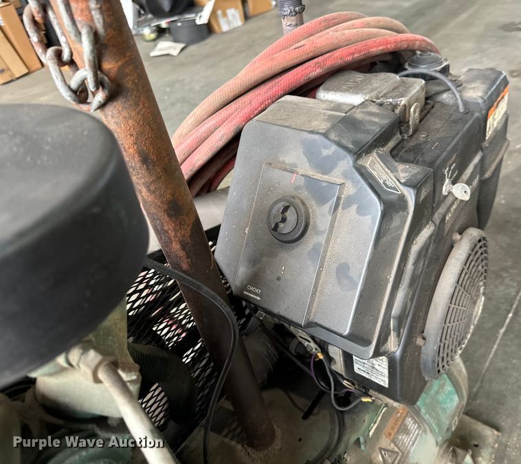 image for item MU9813 Champion  HGR6-3 air compressor