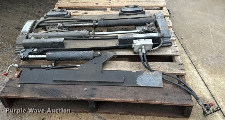 image for item MU9816 Cascade 55F-FPS-237-00 fork positioner