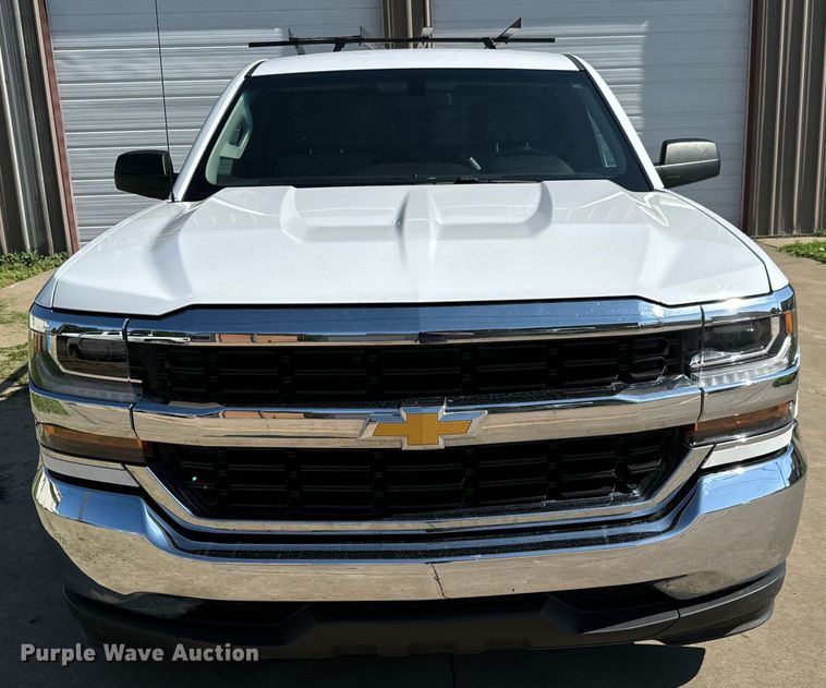 image for item MU9826 2016 Chevrolet  Silverado 1500 pickup truck