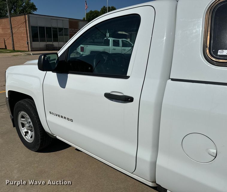 image for item MU9826 2016 Chevrolet  Silverado 1500 pickup truck