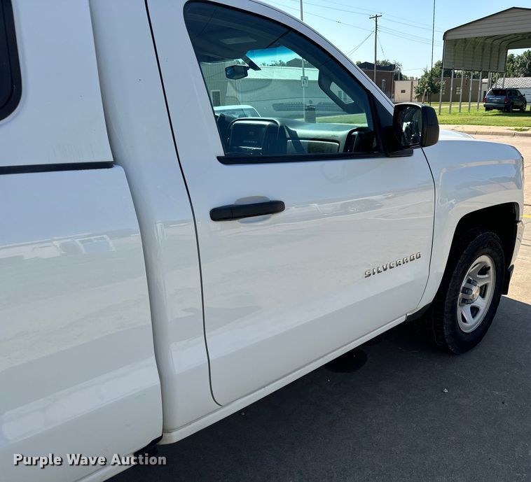 image for item MU9826 2016 Chevrolet  Silverado 1500 pickup truck