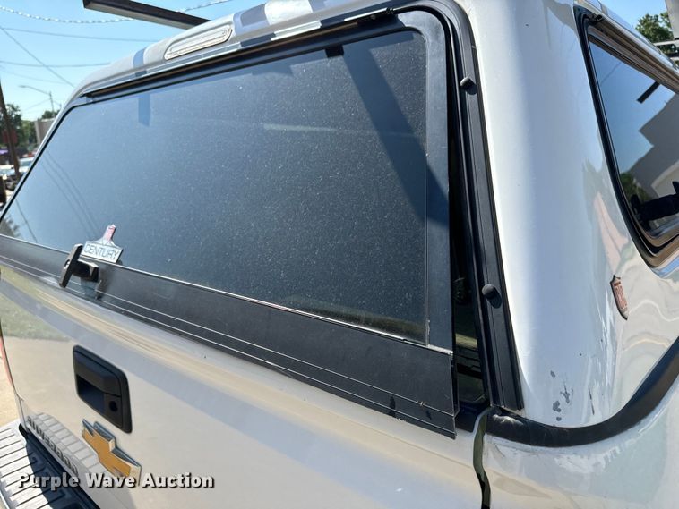 image for item MU9826 2016 Chevrolet  Silverado 1500 pickup truck