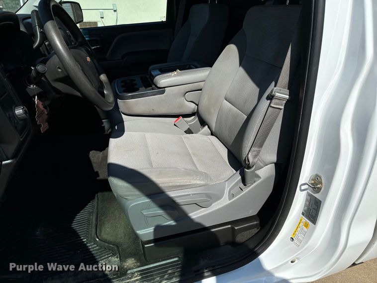 image for item MU9826 2016 Chevrolet  Silverado 1500 pickup truck