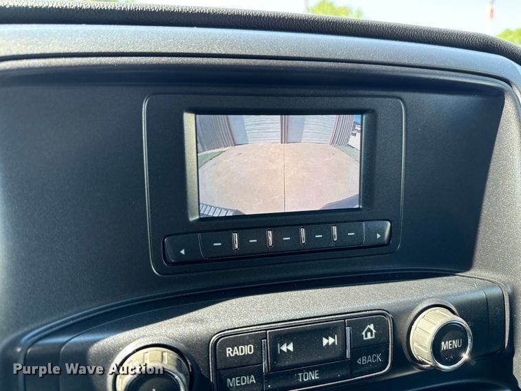 image for item MU9826 2016 Chevrolet  Silverado 1500 pickup truck