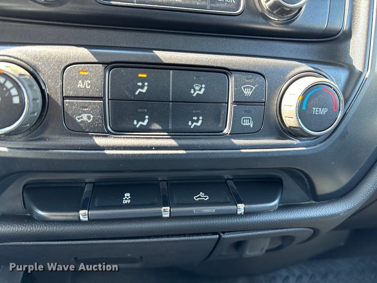 image for item MU9826 2016 Chevrolet  Silverado 1500 pickup truck