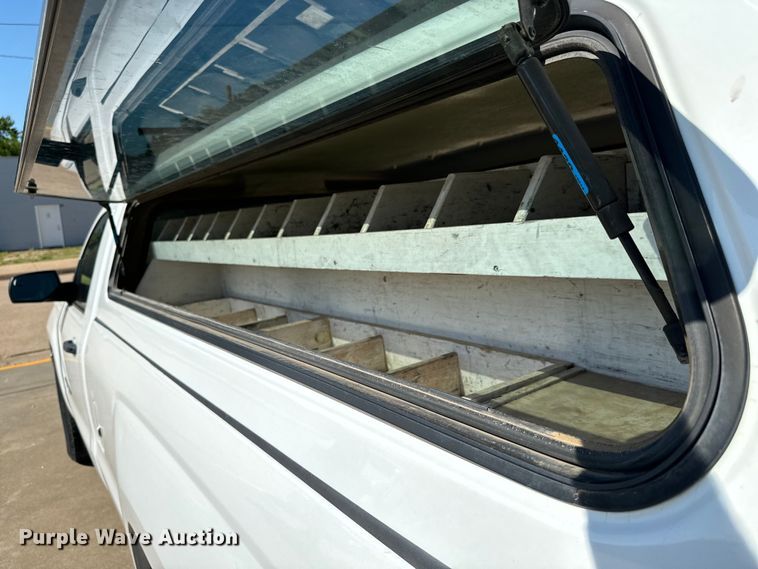 image for item MU9826 2016 Chevrolet  Silverado 1500 pickup truck