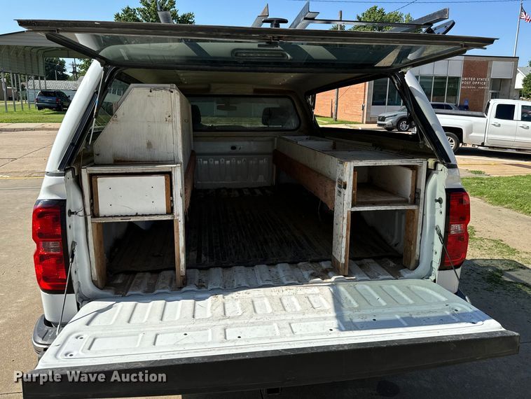 image for item MU9826 2016 Chevrolet  Silverado 1500 pickup truck