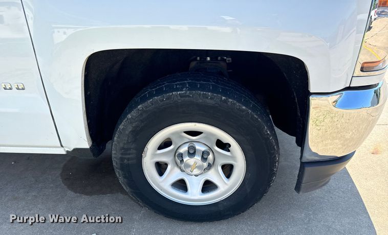 image for item MU9826 2016 Chevrolet  Silverado 1500 pickup truck