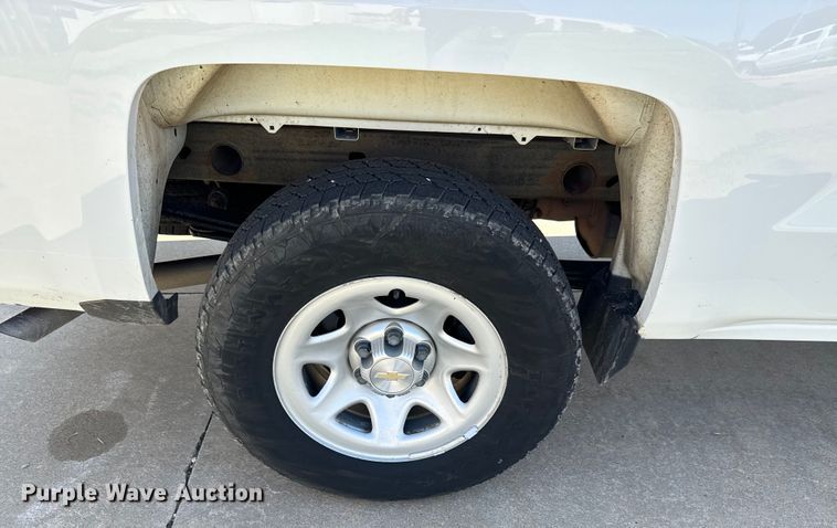 image for item MU9826 2016 Chevrolet  Silverado 1500 pickup truck