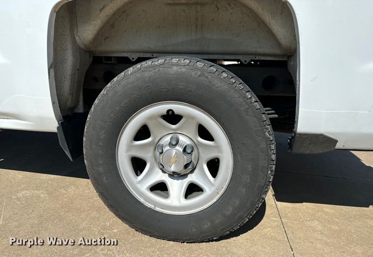 image for item MU9826 2016 Chevrolet  Silverado 1500 pickup truck