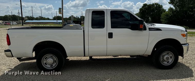 image for item MU9832 2014 Ford  F250 Super Duty XL  SuperCab pickup truck