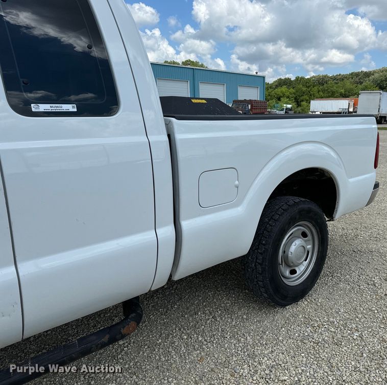 image for item MU9832 2014 Ford  F250 Super Duty XL  SuperCab pickup truck