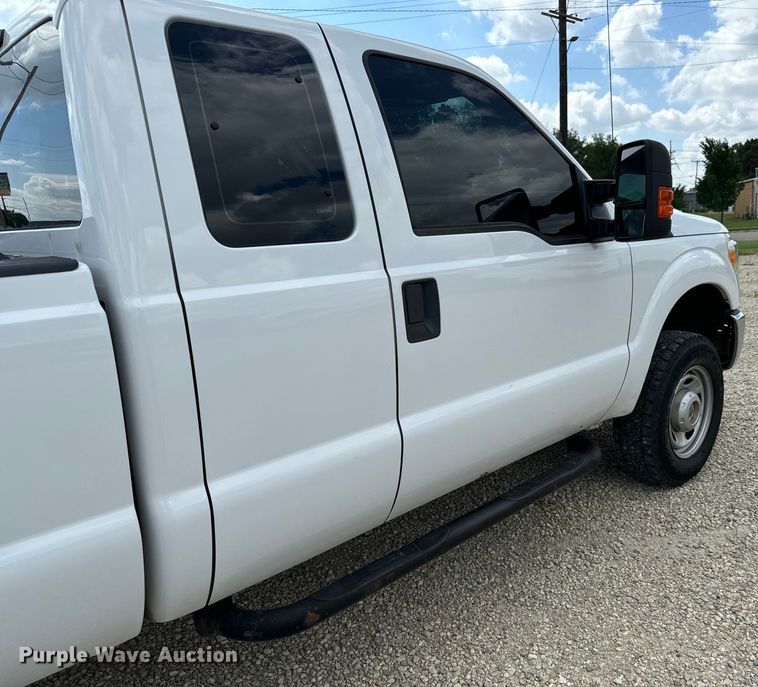 image for item MU9832 2014 Ford  F250 Super Duty XL  SuperCab pickup truck