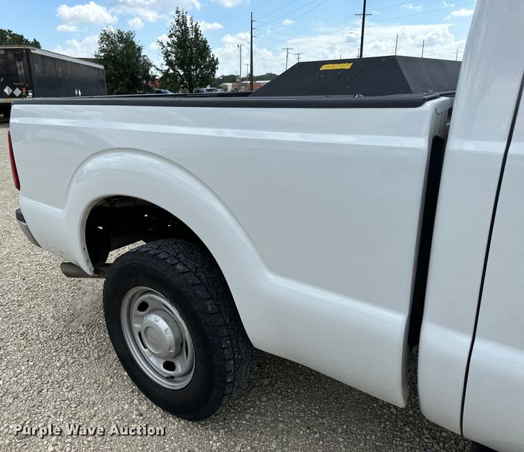 image for item MU9832 2014 Ford  F250 Super Duty XL  SuperCab pickup truck