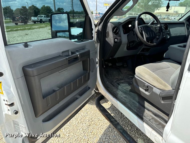 image for item MU9832 2014 Ford  F250 Super Duty XL  SuperCab pickup truck