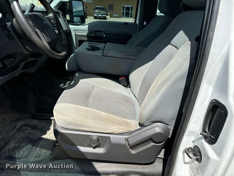 image for item MU9832 2014 Ford  F250 Super Duty XL  SuperCab pickup truck