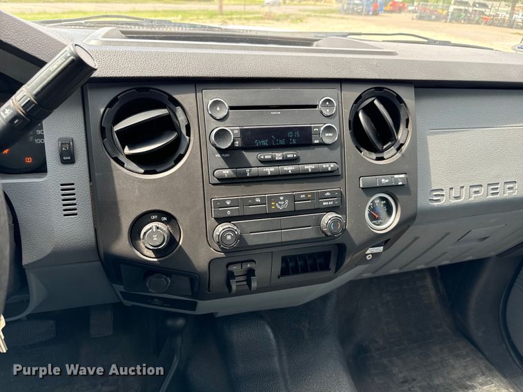 image for item MU9832 2014 Ford  F250 Super Duty XL  SuperCab pickup truck