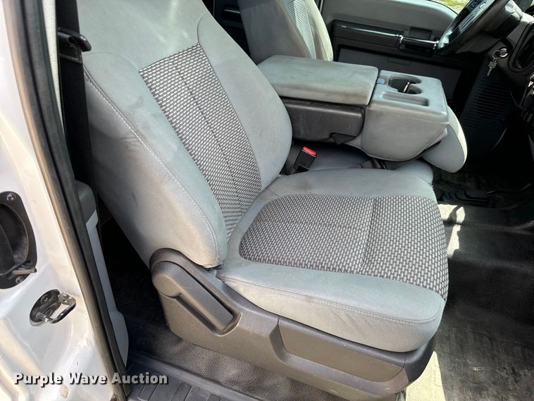 image for item MU9832 2014 Ford  F250 Super Duty XL  SuperCab pickup truck