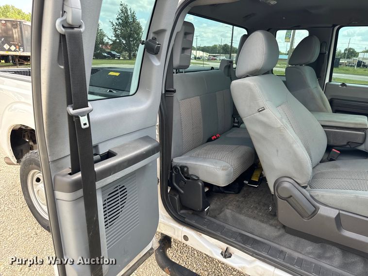 image for item MU9832 2014 Ford  F250 Super Duty XL  SuperCab pickup truck