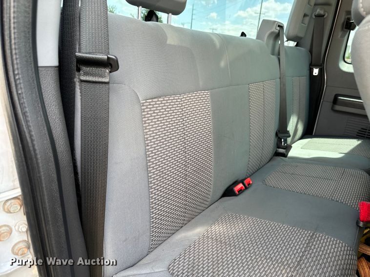 image for item MU9832 2014 Ford  F250 Super Duty XL  SuperCab pickup truck