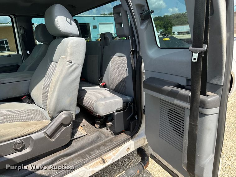 image for item MU9832 2014 Ford  F250 Super Duty XL  SuperCab pickup truck