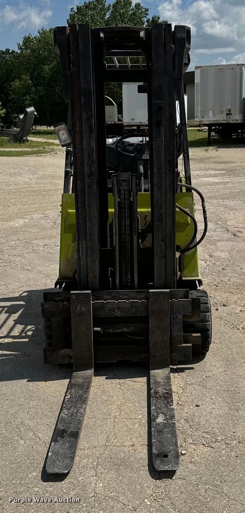 image for item MU9833 Clark GCS22 forklift