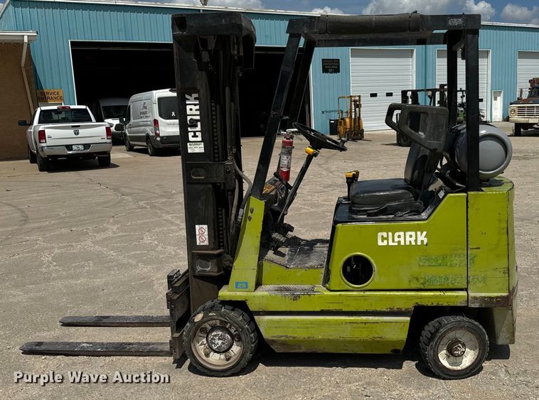 image for item MU9833 Clark GCS22 forklift