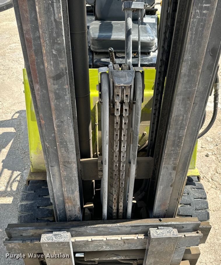 image for item MU9833 Clark GCS22 forklift