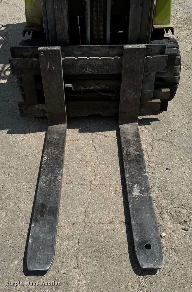 image for item MU9833 Clark GCS22 forklift