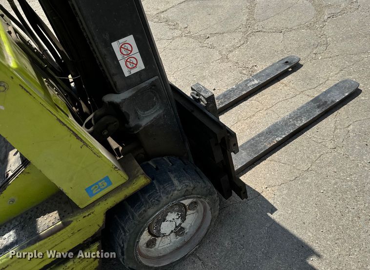 image for item MU9833 Clark GCS22 forklift