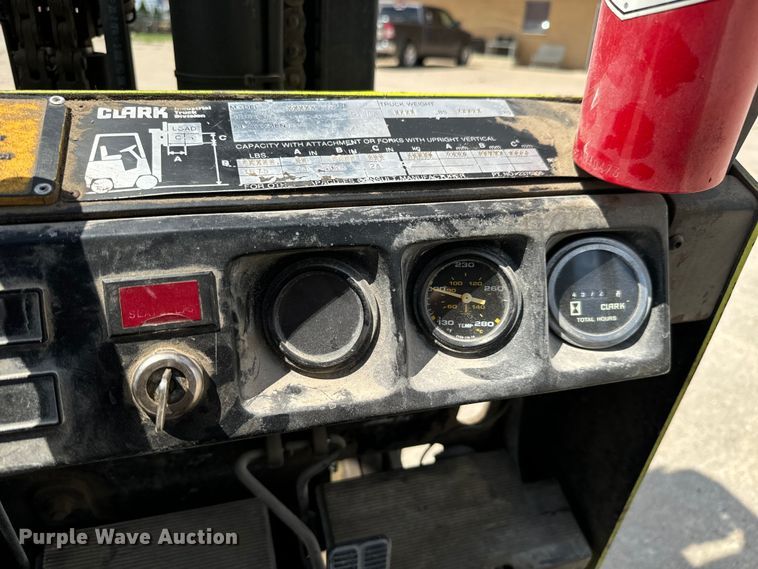 image for item MU9833 Clark GCS22 forklift