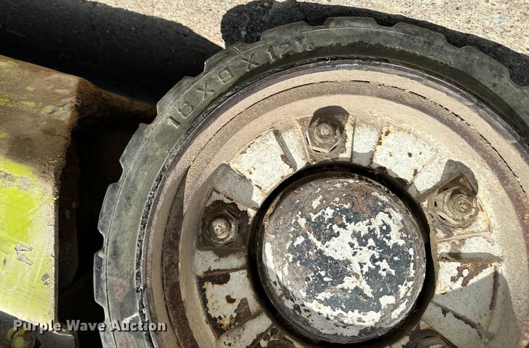 image for item MU9833 Clark GCS22 forklift