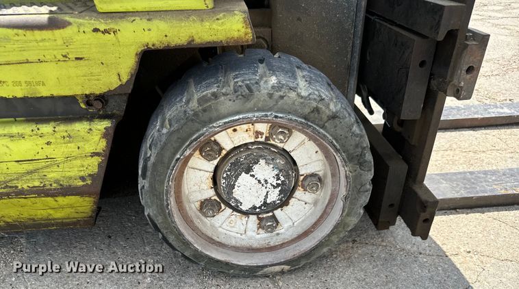 image for item MU9833 Clark GCS22 forklift