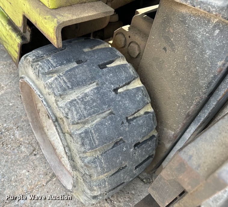 image for item MU9833 Clark GCS22 forklift