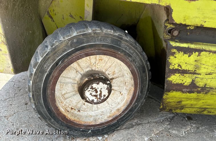 image for item MU9833 Clark GCS22 forklift