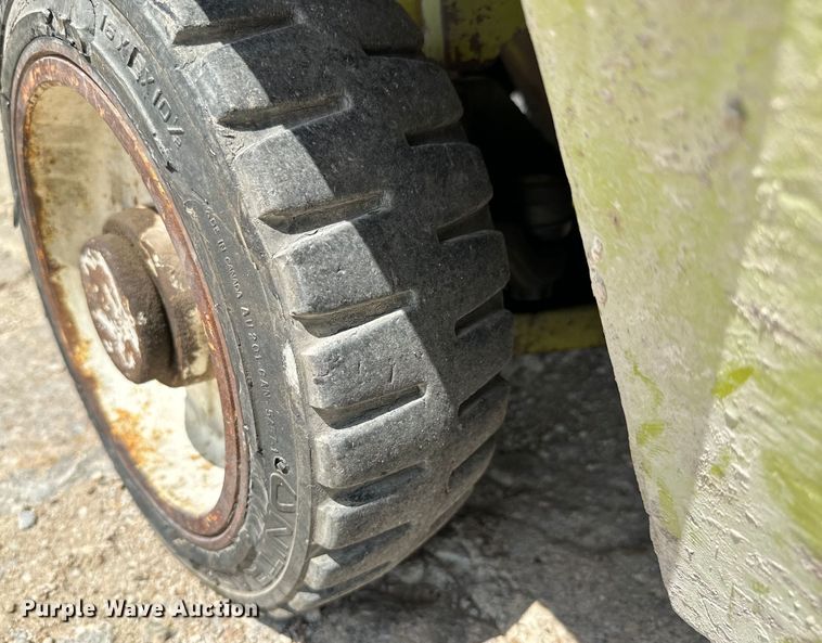 image for item MU9833 Clark GCS22 forklift