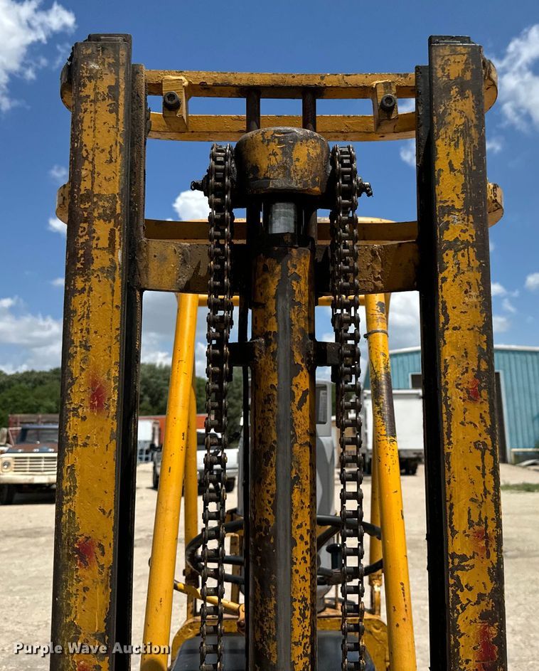 image for item MU9835 Allis-Chalmers  FT 20-24 forklift