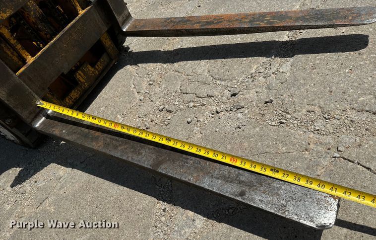 image for item MU9835 Allis-Chalmers  FT 20-24 forklift