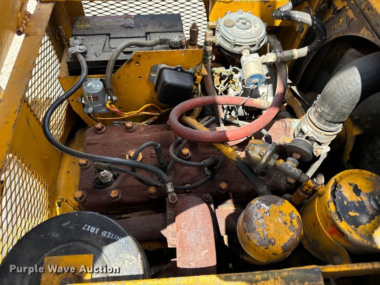 image for item MU9835 Allis-Chalmers  FT 20-24 forklift