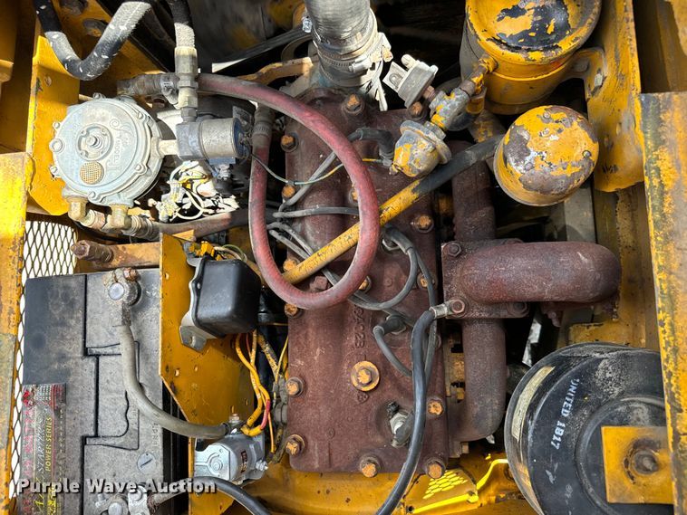 image for item MU9835 Allis-Chalmers  FT 20-24 forklift